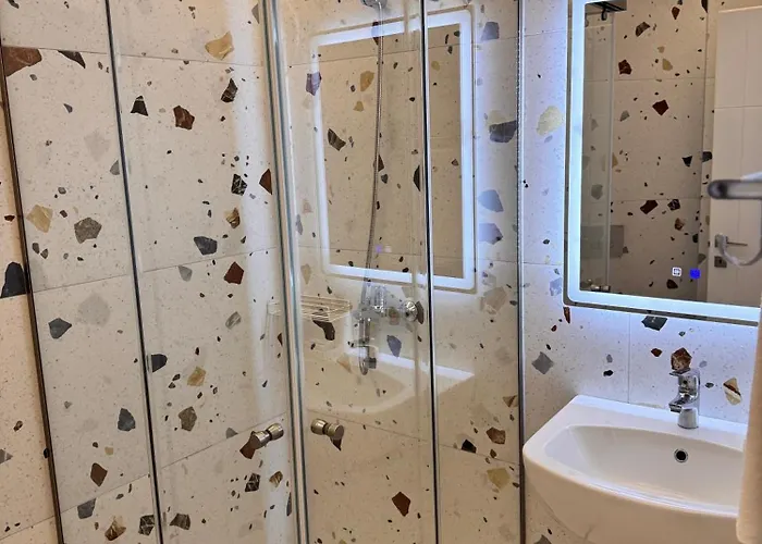 Egiana's Apartment- Inspired By The Sea דירה גולם